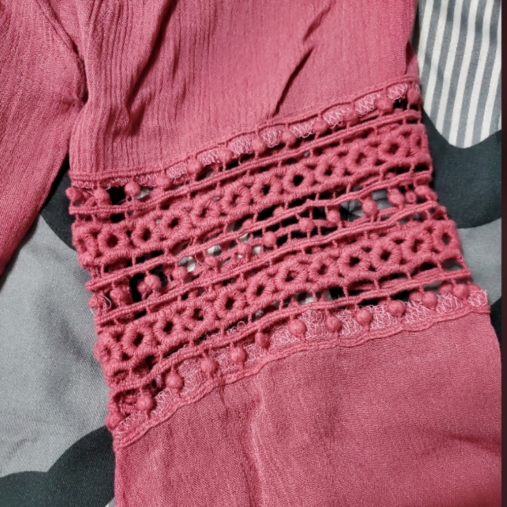 Pink top - Picture 2 of 5